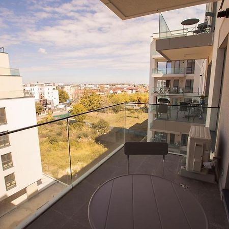 Escapism - Premium 1Br Apartment With Parking Boekarest Buitenkant foto