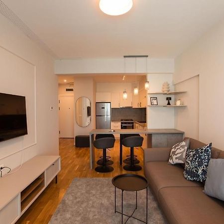 Escapism - Premium 1Br Apartment With Parking Boekarest Buitenkant foto