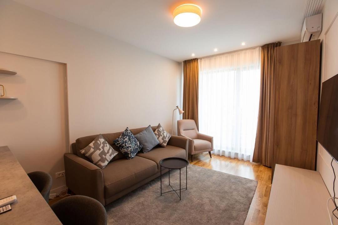Escapism - Premium 1Br Apartment With Parking Boekarest Buitenkant foto