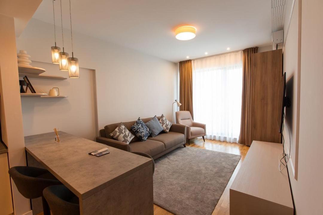 Escapism - Premium 1Br Apartment With Parking Boekarest Buitenkant foto