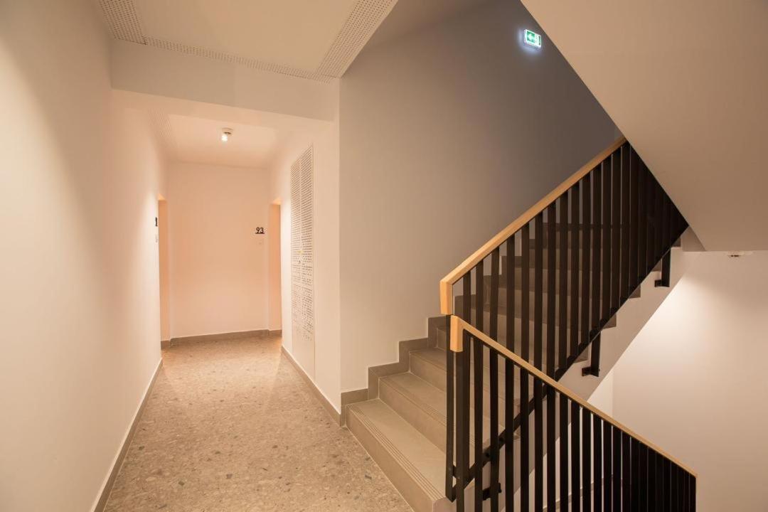 Escapism - Premium 1Br Apartment With Parking Boekarest Buitenkant foto