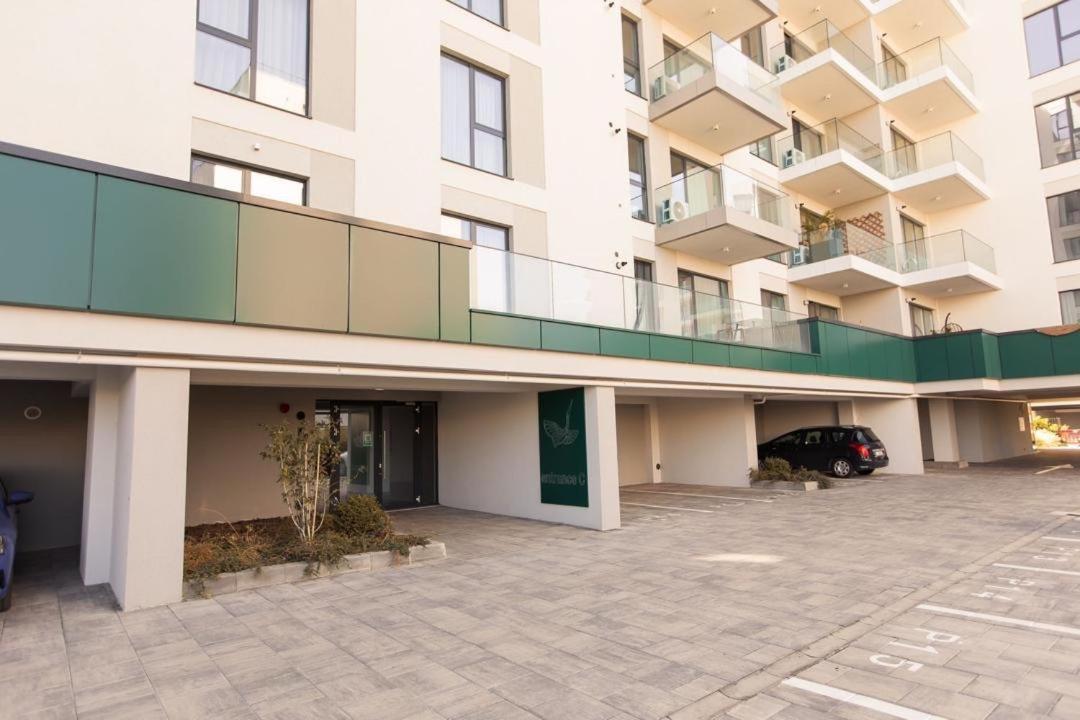 Escapism - Premium 1Br Apartment With Parking Boekarest Buitenkant foto