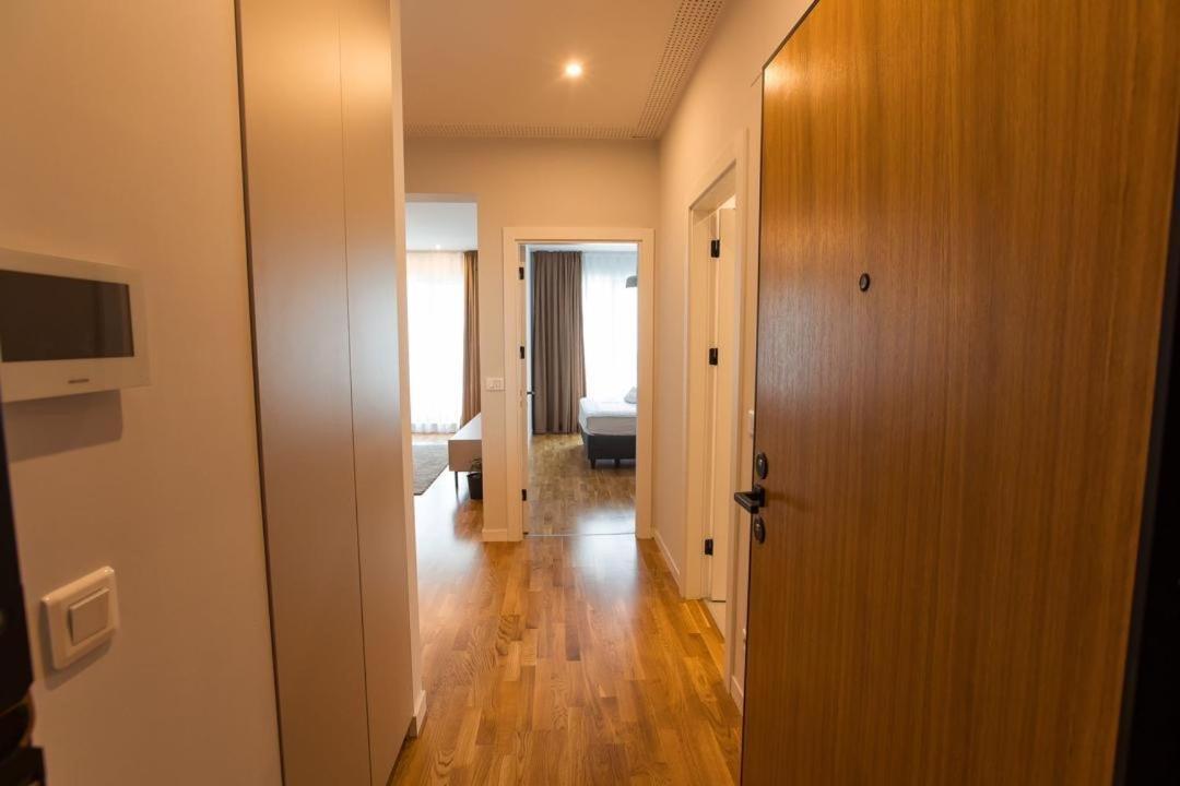 Escapism - Premium 1Br Apartment With Parking Boekarest Buitenkant foto