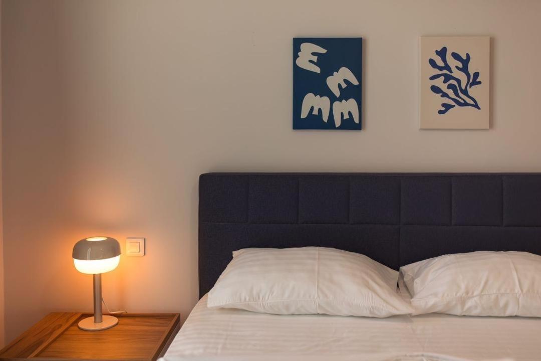 Escapism - Premium 1Br Apartment With Parking Boekarest Buitenkant foto