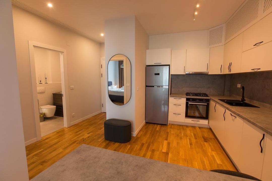 Escapism - Premium 1Br Apartment With Parking Boekarest Buitenkant foto